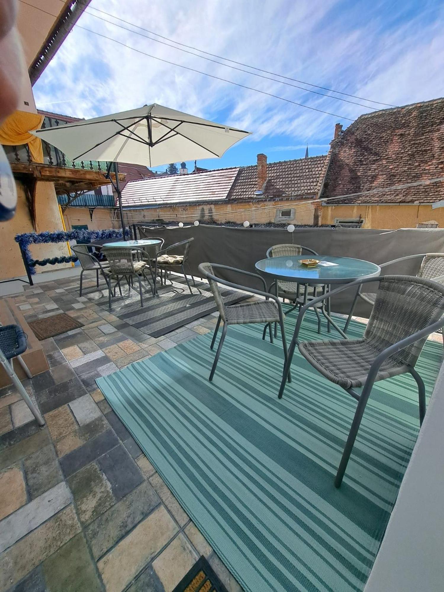 Free Garage In The Center-Delicia 4 Studio! Sibiu Exterior photo